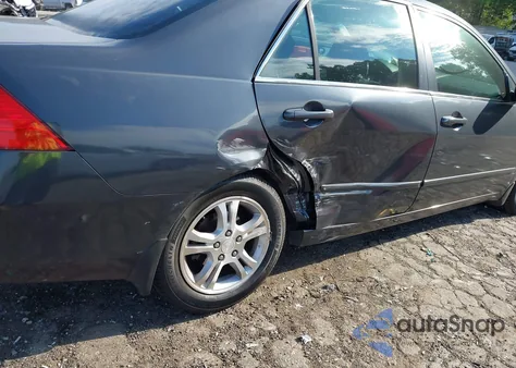 2007 Honda Accord 2.4 Ex z USA, uszkodzony, nr VIN 1HGCM567X7A131171